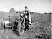 Мотоцикл DKW-350, трофейный, люлька самодельная, возможно, из самолётного подвесного топливного бака. Фото Бориса Корякина